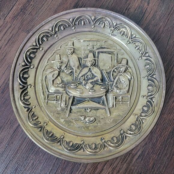 Vintage English Embossed Brass Plate MCM Wall Decor Colonial Tavern Gift collect - Picture 1 of 5
